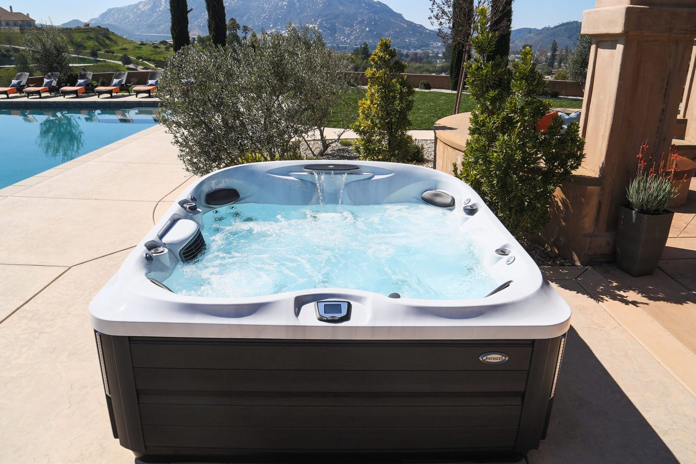 Jacuzzi® J-475™